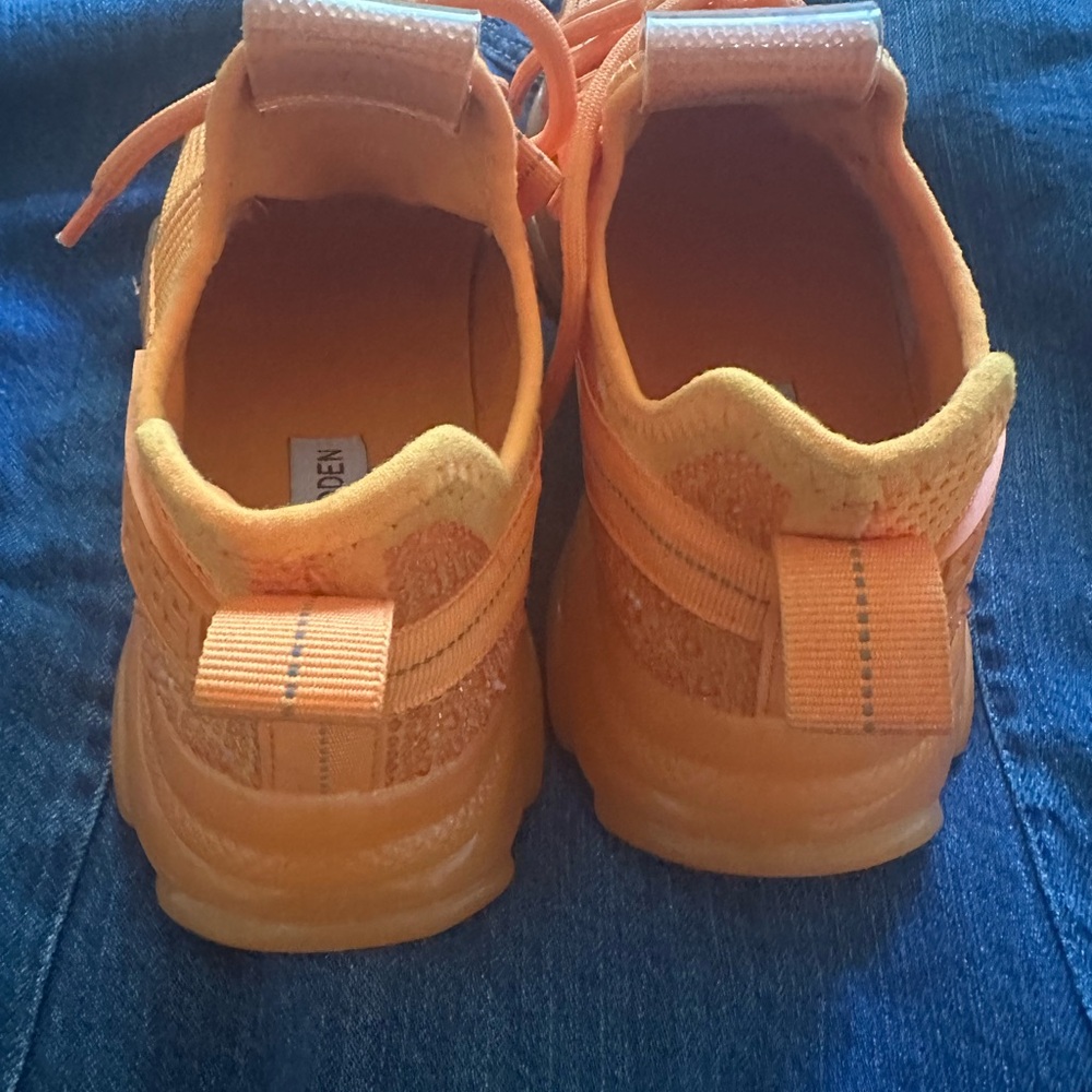 Steve Madden - Picture 3 of 4